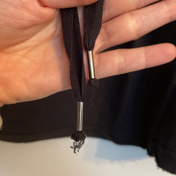 Lace Up Thick Ribbon Reversible Black Abercrombie & Fitch Cropped Crewneck XS - Picture 3 of 7